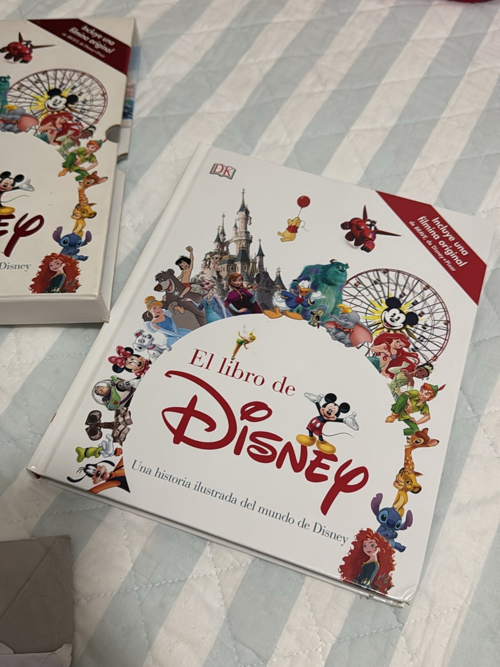 Disney Illustrated Storybook - White and Red Cover - Picture 2 of 6